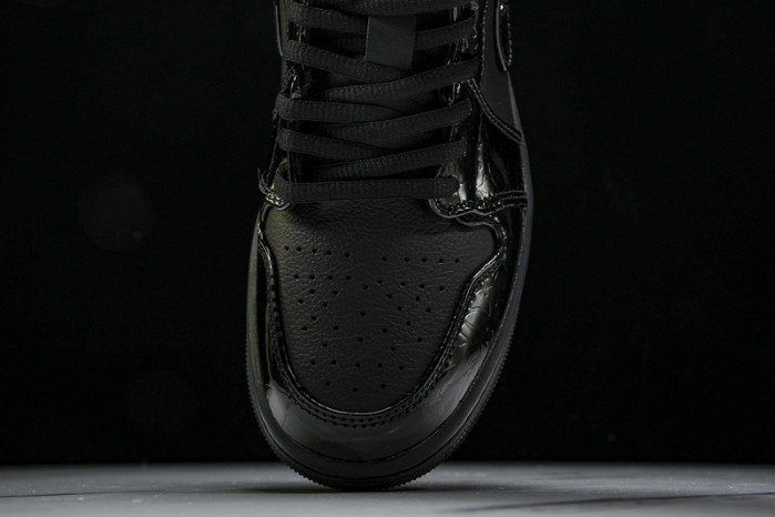 air jordan 1 low “black croc” hj7743-010