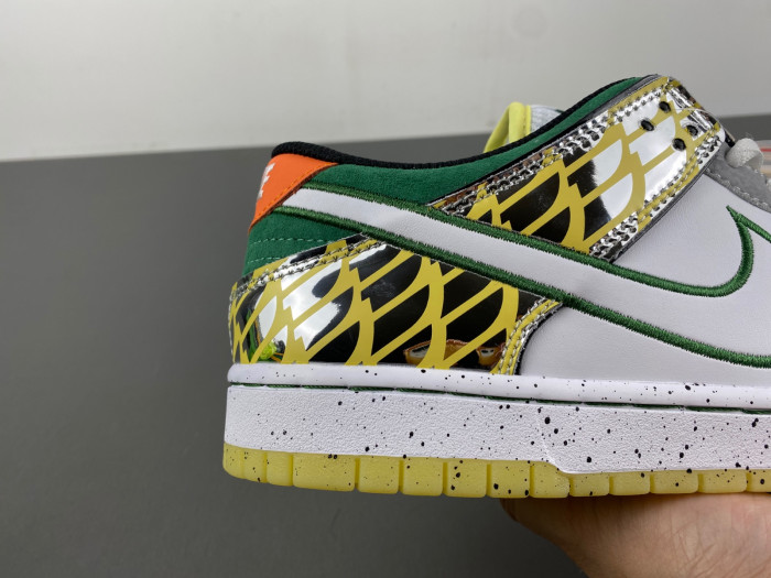Dunk Low What the Duck University of Oregon Away PE HV1454-100