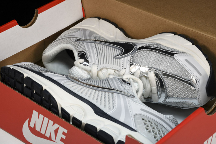 nike zoom vomero 5 photon dust metallic silver fd0884-025