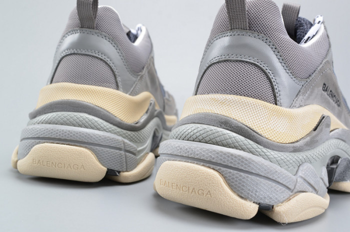 bl 17fw triple s washed shof snea grey mens aed2900