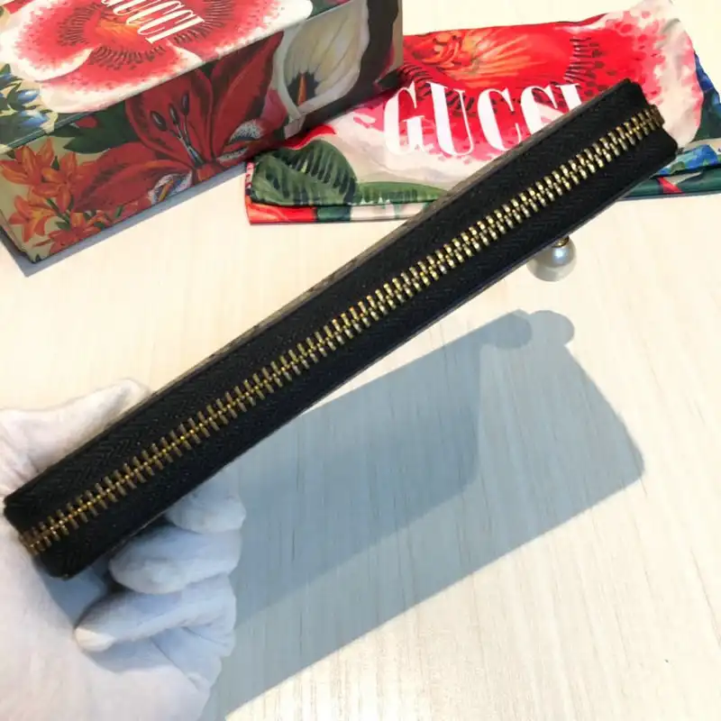 G*u*i bags 20guc0210