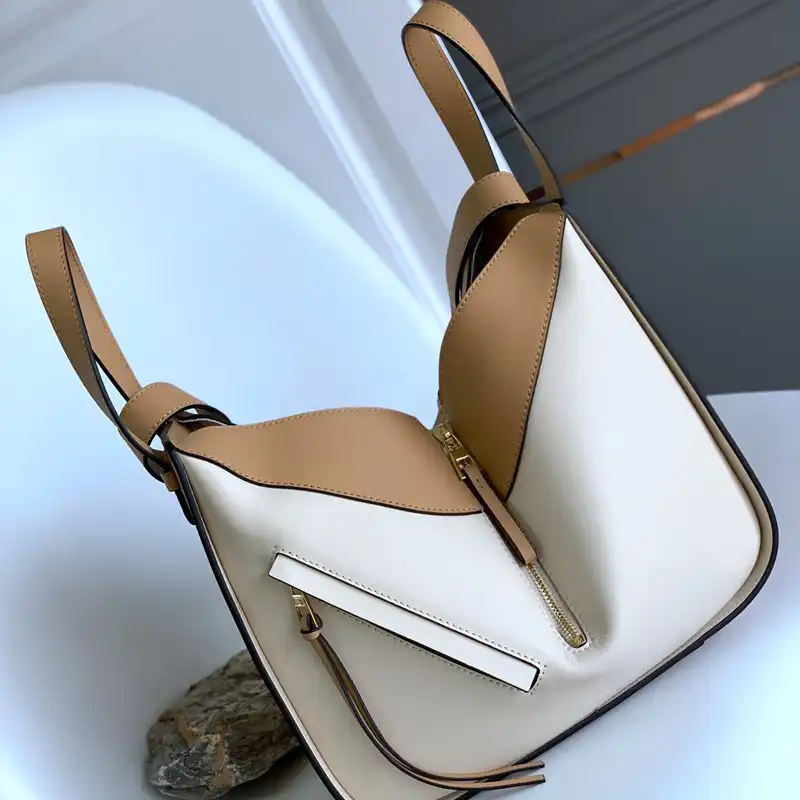 Loewe Bag 2210YA0051