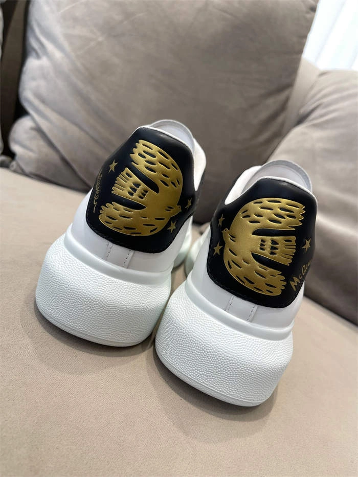 Alexander McQueen Oversized Bright 2567