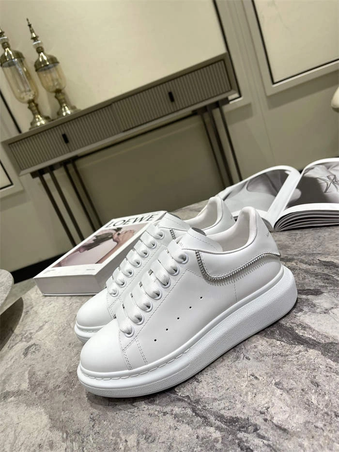 Alexander McQueen Oversized Versatile 2578