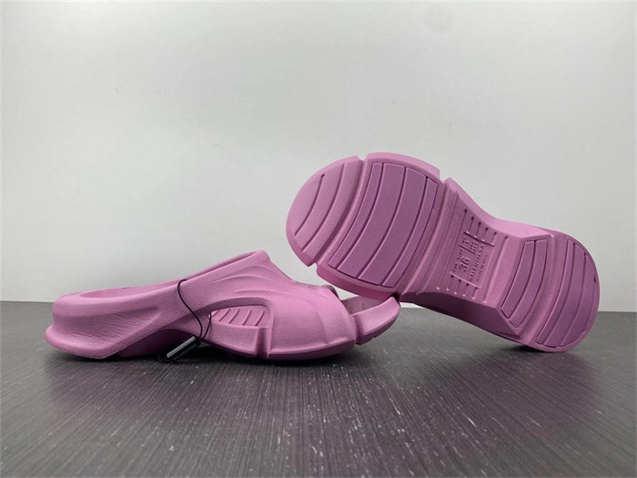 WellDesigned BLCG SLIPPERS 5591