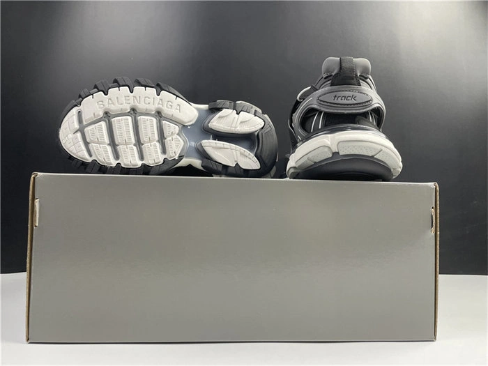 BLCG TRACK SNEAKER 542436 W2NC1 Breathable 4493