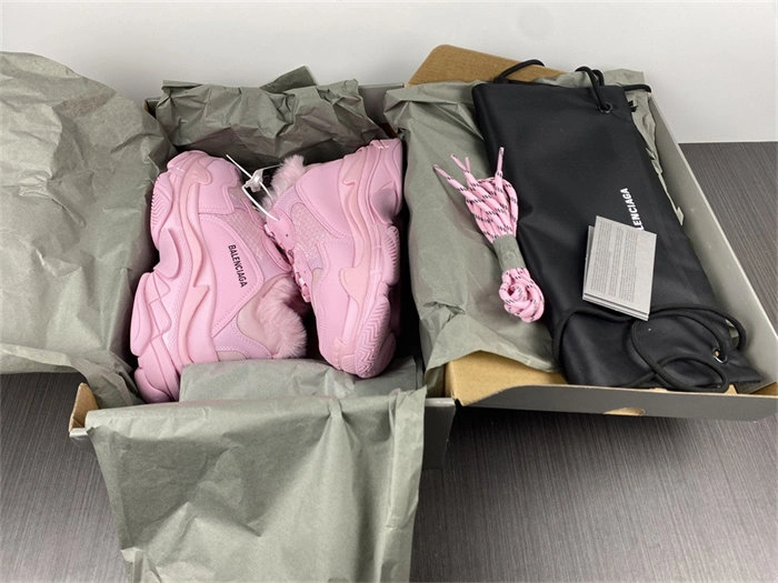 BLCG Triple S Fake Fur Pink 668562 W3CQ5 Versatile 4438