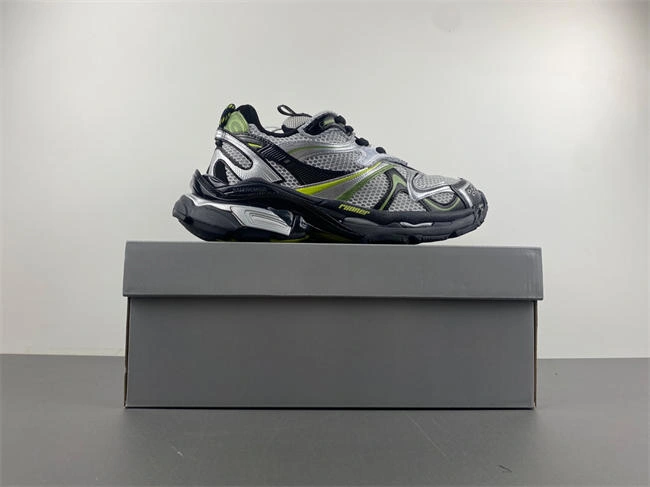 Balenciaga 779066-W3RBXP- TravelReady 4300