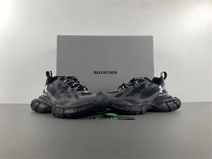 Sporty Balenciaga 814415 W3XL5 4330