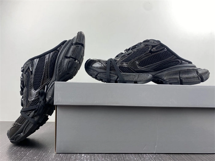 Lightweight Balenciaga 742672 W3XL1 4385