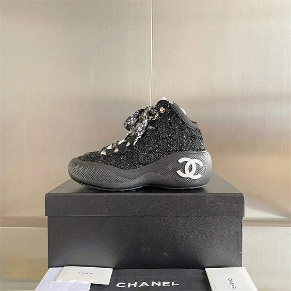 Refined CHANEL 2167