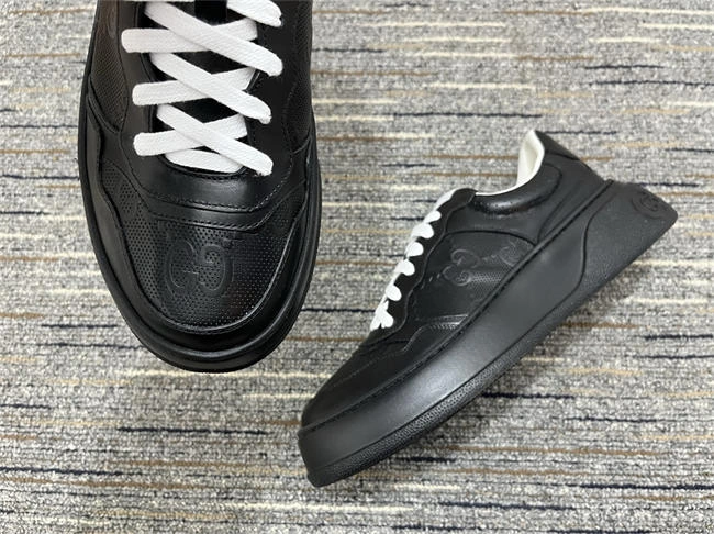 breathable G*u*i low top sneaker 554