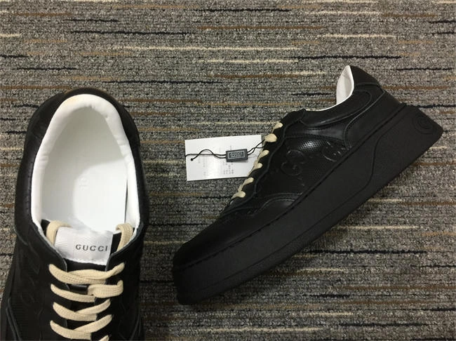 G*u*i low top sneaker snug 553