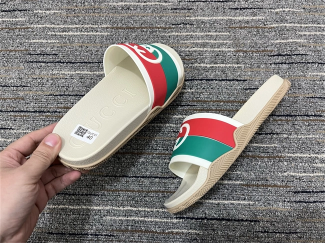 G*u*i slide supportive 418