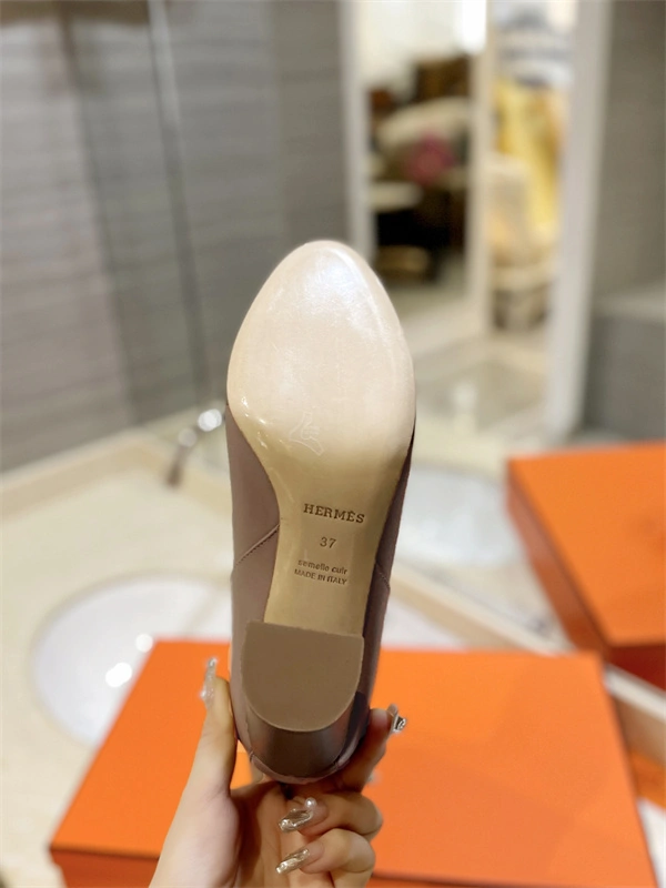 Affordable H Boot 2426