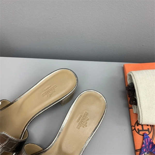 H Slipper Unisex 2365