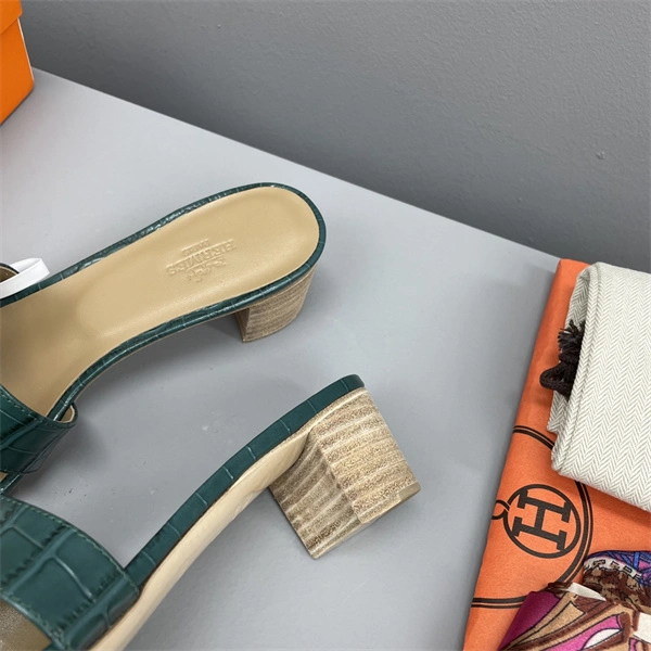 H Slipper Unisex 2365