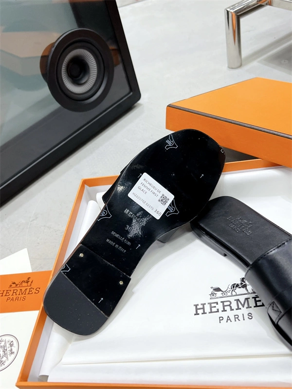 Elegant H Slipper 2372