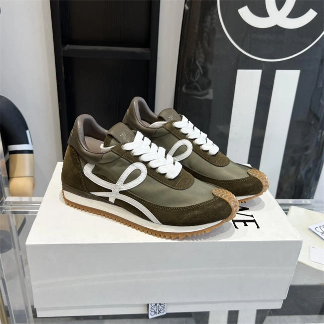 UrbanChic Loewe Sneaker 2475