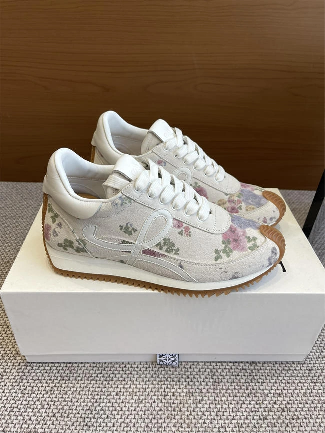 BestValue Loewe Sneaker 2465