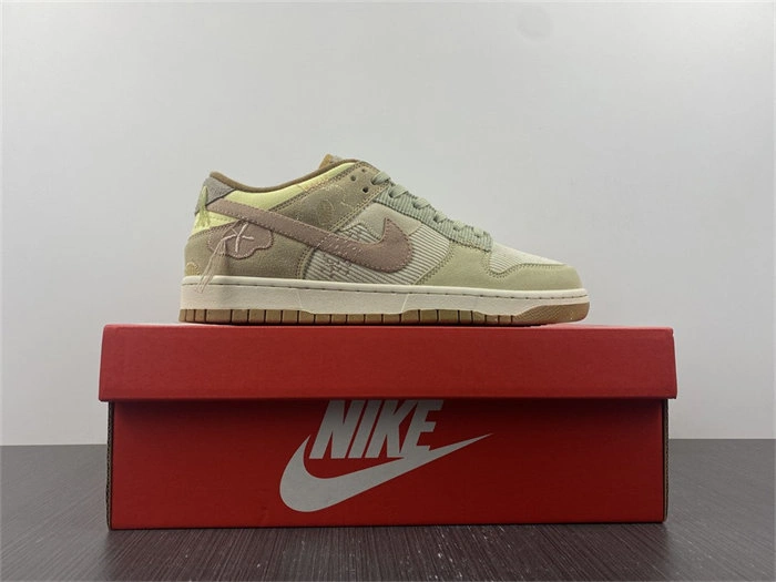 WeatherProof Nike Dunk Low On the Side DQ5076- 4705