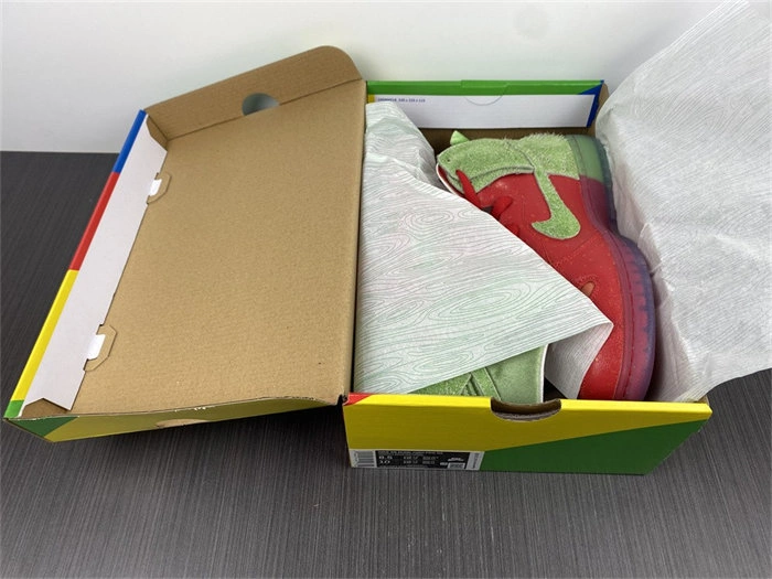 Breathable Nike SB Dunk High Strawberry Cough CW7093- 4834