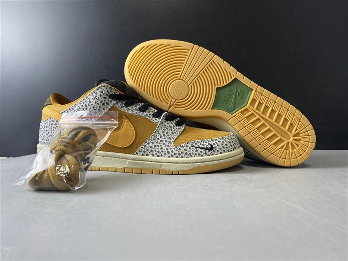 Versatile Nike SB Dunk Low Safari CD2563- 4904