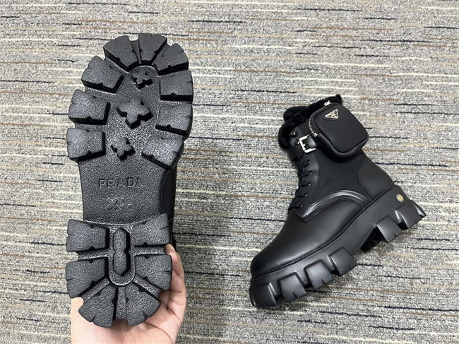 Prada Boot Unisex 3246